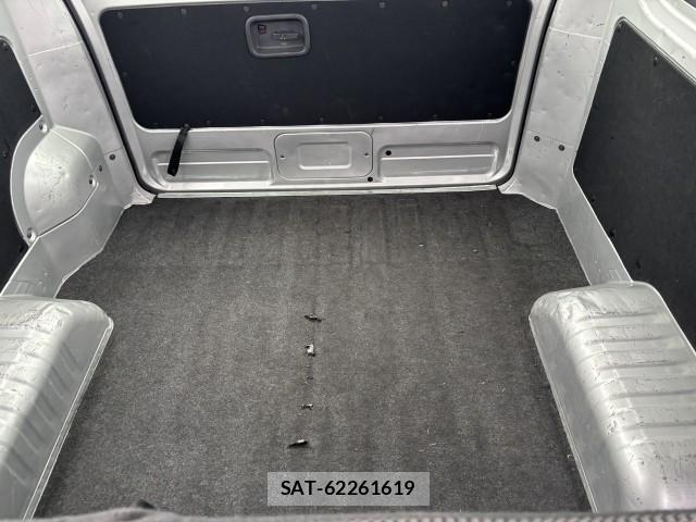 Nissan NV350 Caravan 2021-06 8009787-5