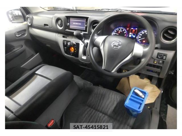 Nissan NV350 Caravan 2018-10 8010037-2