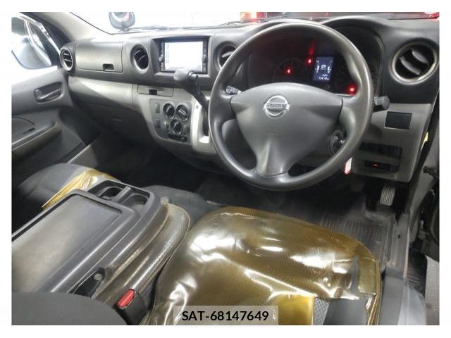 Nissan NV350 Caravan 2019-03 8010046-2