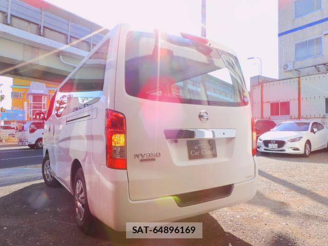 Nissan NV350 Caravan 2018-11 8010308-2