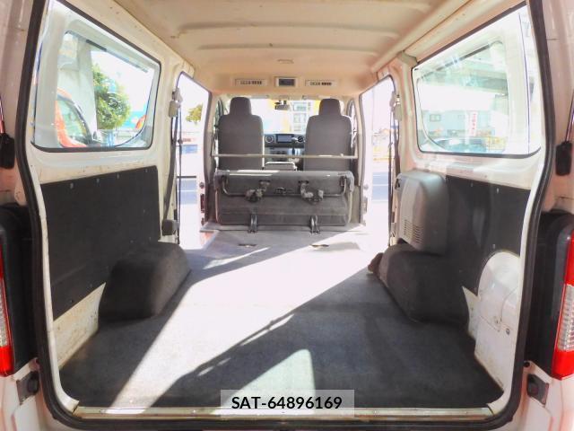 Nissan NV350 Caravan 2018-11 8010308-9