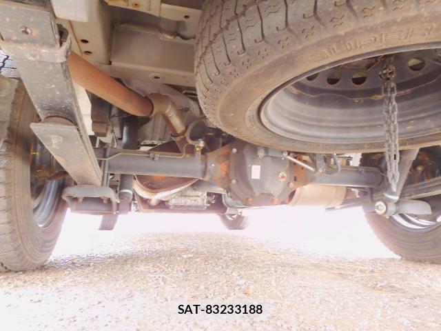 Nissan NV350 Caravan 2021-08 8010309-11