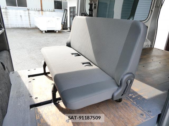 Nissan NV350 Caravan 2021-01 8010310-10