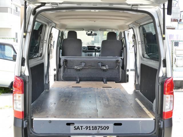 Nissan NV350 Caravan 2021-01 8010310-3