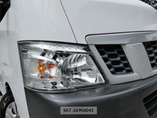 Nissan NV350 Caravan 2026-06 8010316-13