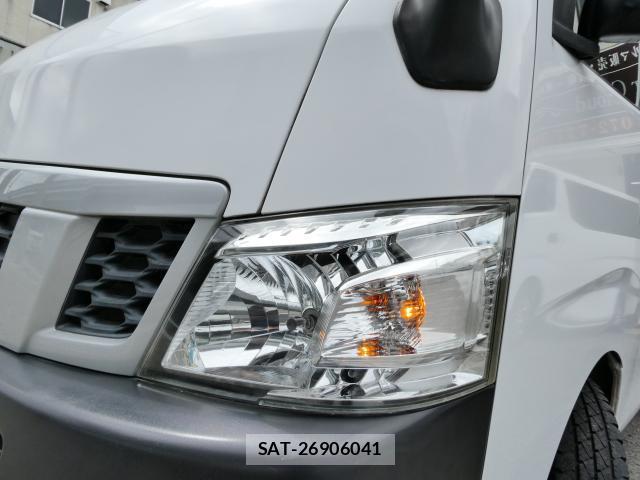 Nissan NV350 Caravan 2026-06 8010316-14
