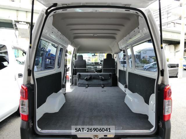 Nissan NV350 Caravan 2026-06 8010316-3