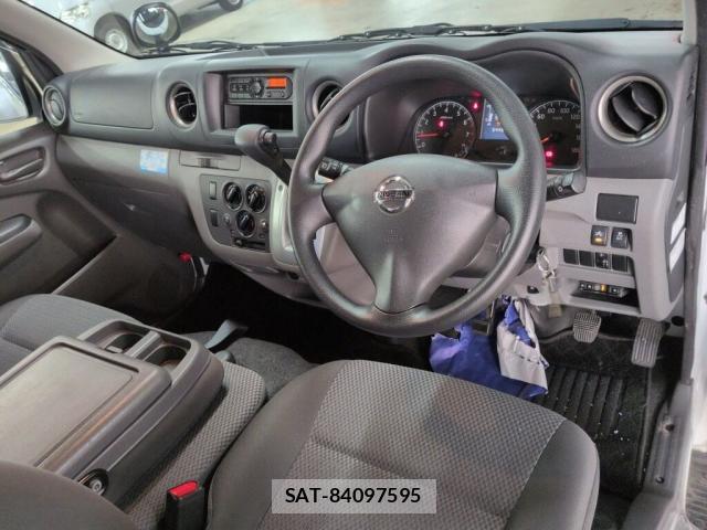 Nissan NV350 Caravan 2020-08 8010471-2