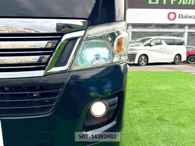 Nissan NV350 Caravan 2013-06 8010572-14