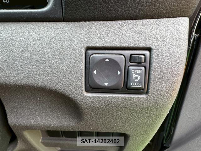 Nissan NV350 Caravan 2013-06 8010572-8