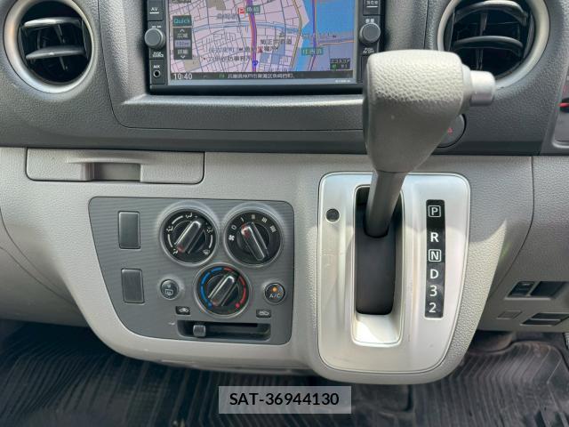 Nissan NV350 Caravan 2020-11 8010574-12