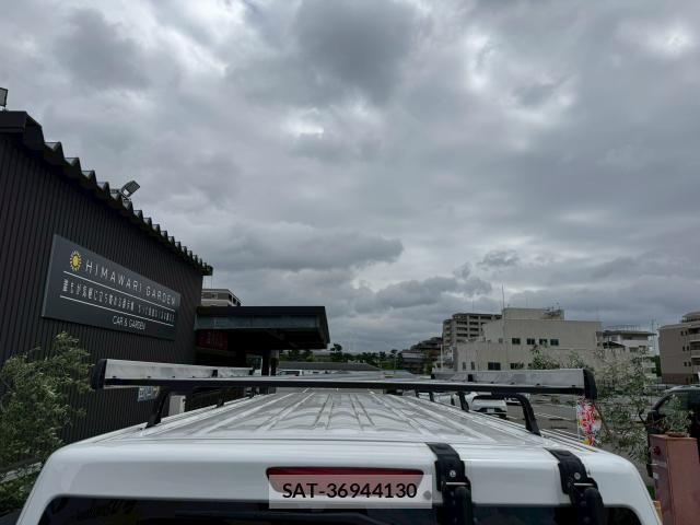 Nissan NV350 Caravan 2020-11 8010574-18