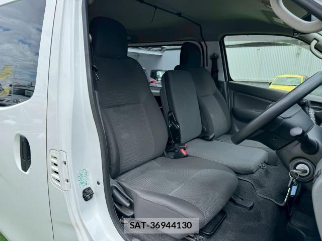 Nissan NV350 Caravan 2020-11 8010574-4