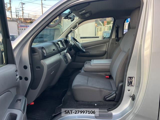 Nissan NV350 Caravan 2015-10 8010614-10