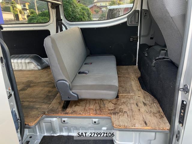 Nissan NV350 Caravan 2015-10 8010614-11
