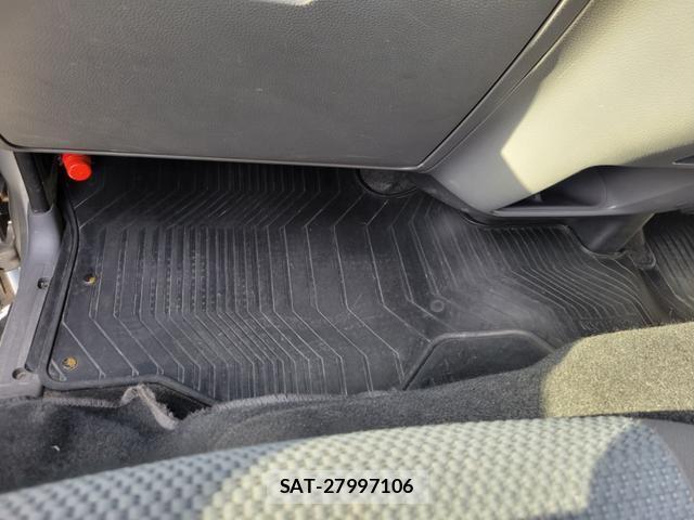 Nissan NV350 Caravan 2015-10 8010614-15
