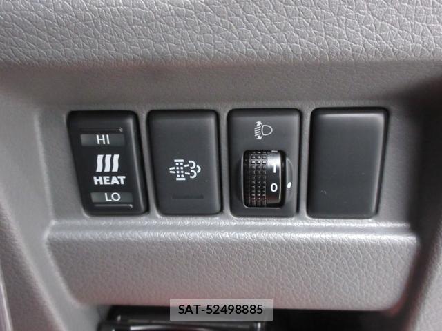 Nissan NV350 Caravan 2017-02 8010808-18