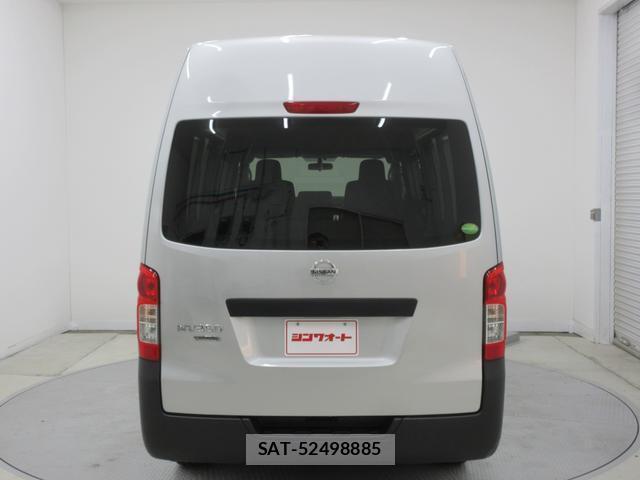 Nissan NV350 Caravan 2017-02 8010808-2