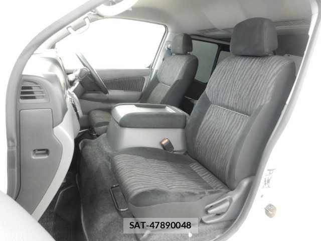 Nissan NV350 Caravan 2020-03 8011032-14