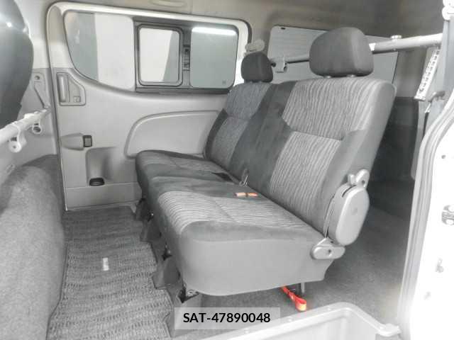 Nissan NV350 Caravan 2020-03 8011032-15