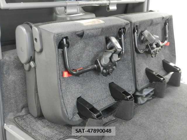 Nissan NV350 Caravan 2020-03 8011032-17