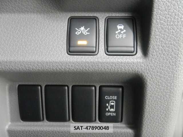 Nissan NV350 Caravan 2020-03 8011032-5