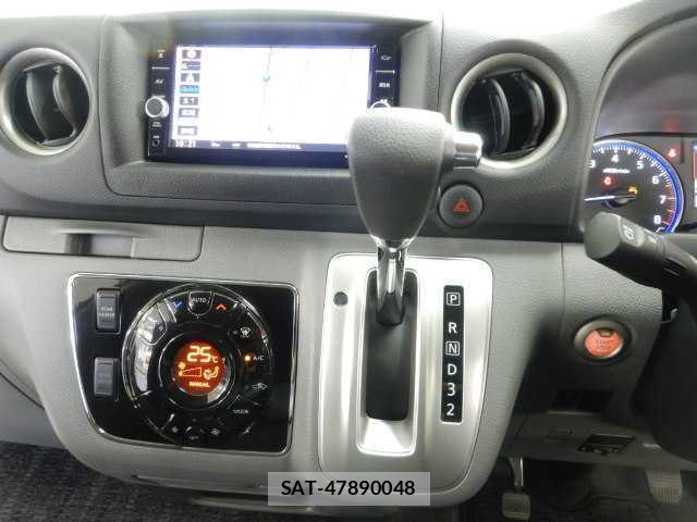 Nissan NV350 Caravan 2020-03 8011032-6