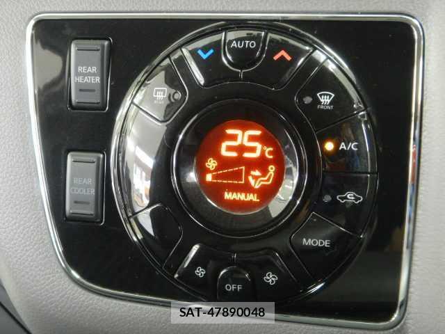 Nissan NV350 Caravan 2020-03 8011032-7
