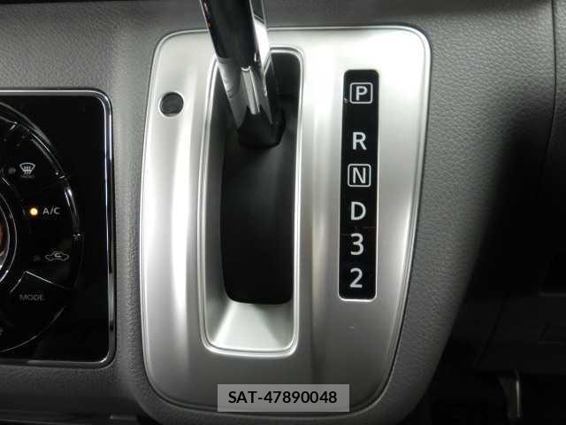 Nissan NV350 Caravan 2020-03 8011032-8