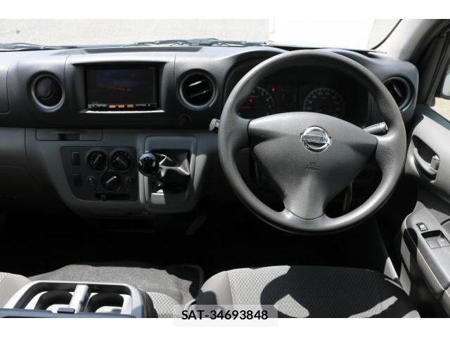 Nissan NV350 Caravan 2017-04 8011178-2