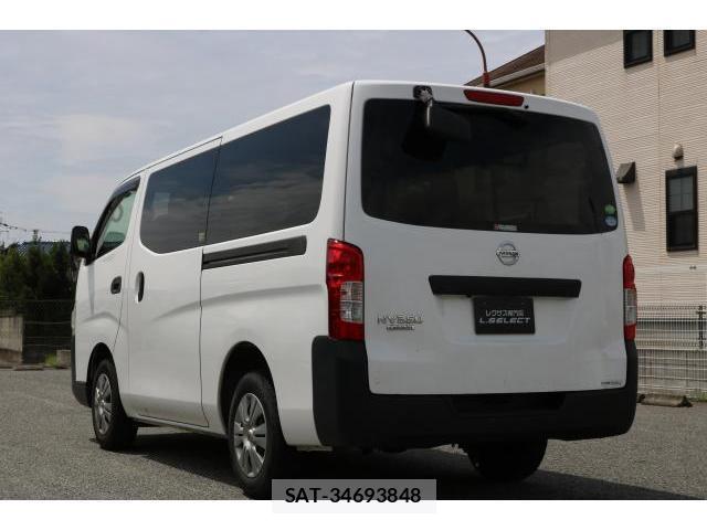 Nissan NV350 Caravan 2017-04 8011178-4