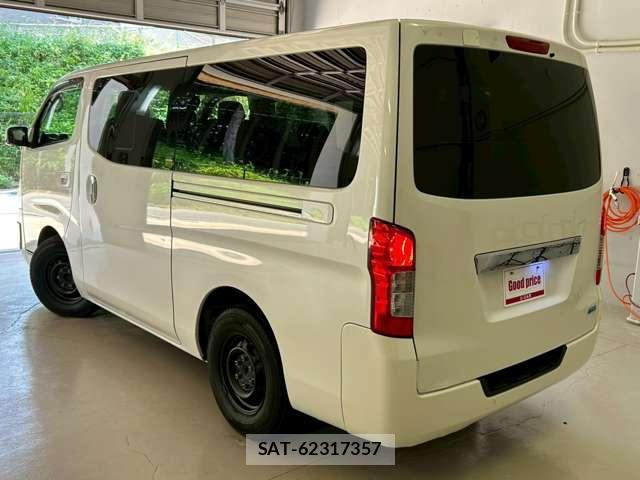 Nissan NV350 Caravan 2015-04 8011214-1