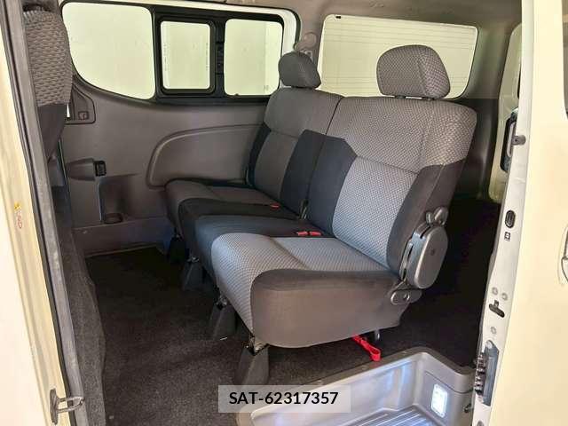 Nissan NV350 Caravan 2015-04 8011214-17