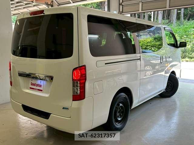 Nissan NV350 Caravan 2015-04 8011214-2