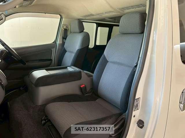Nissan NV350 Caravan 2015-04 8011214-5