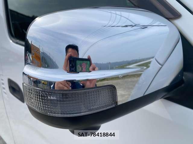 Nissan NV350 Caravan 2018-04 8011215-6