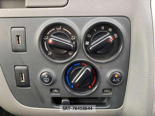Nissan NV350 Caravan 2018-04 8011215-8
