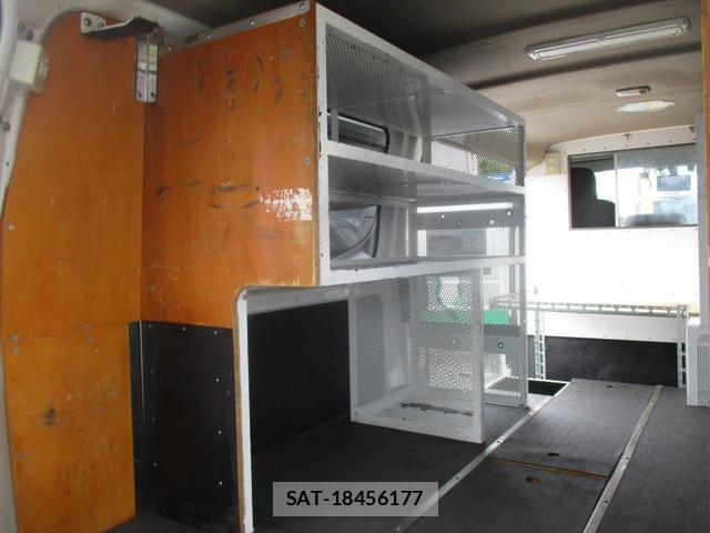 Nissan NV350 Caravan 2015-07 8011419-12