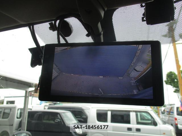 Nissan NV350 Caravan 2015-07 8011419-13