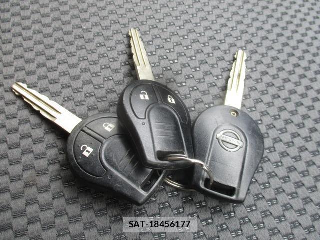 Nissan NV350 Caravan 2015-07 8011419-14