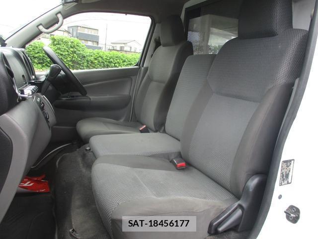 Nissan NV350 Caravan 2015-07 8011419-5