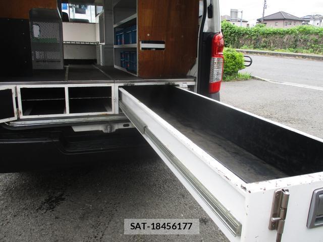 Nissan NV350 Caravan 2015-07 8011419-6