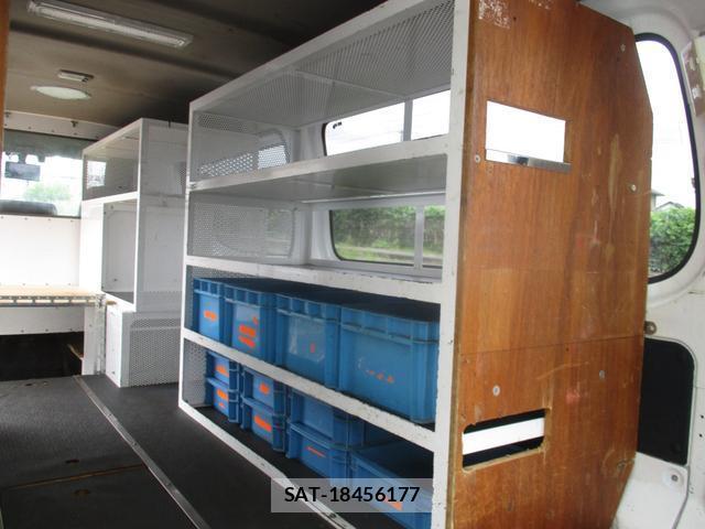 Nissan NV350 Caravan 2015-07 8011419-7