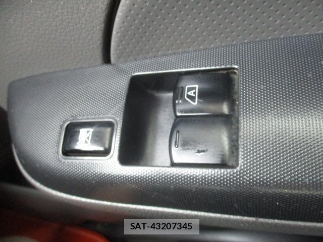 Nissan NV350 Caravan 2014-10 8011420-12