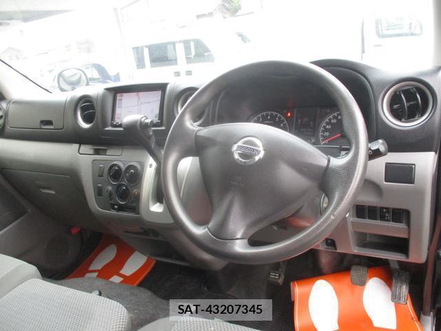 Nissan NV350 Caravan 2014-10 8011420-2