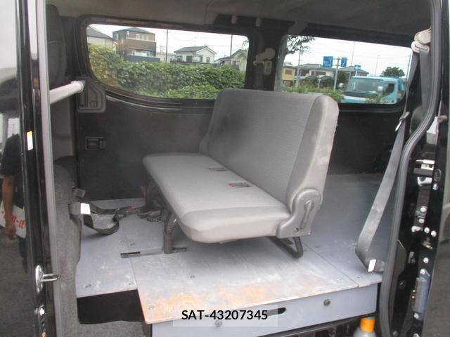 Nissan NV350 Caravan 2014-10 8011420-6