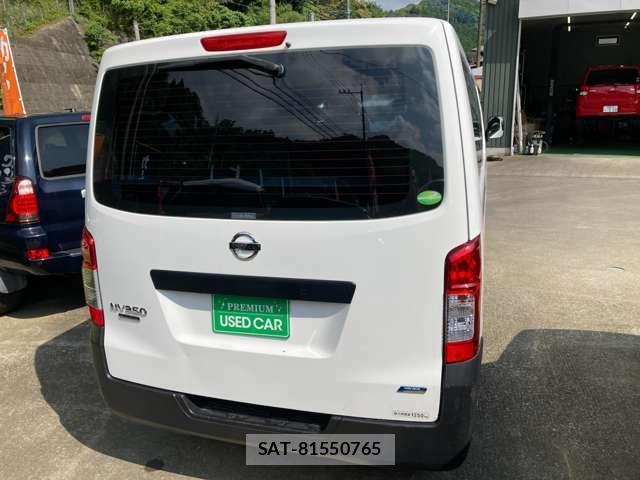 Nissan NV350 Caravan 2016-06 8011724-1