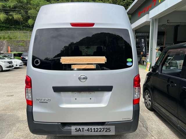 Nissan NV350 Caravan 2018-05 8011727-1