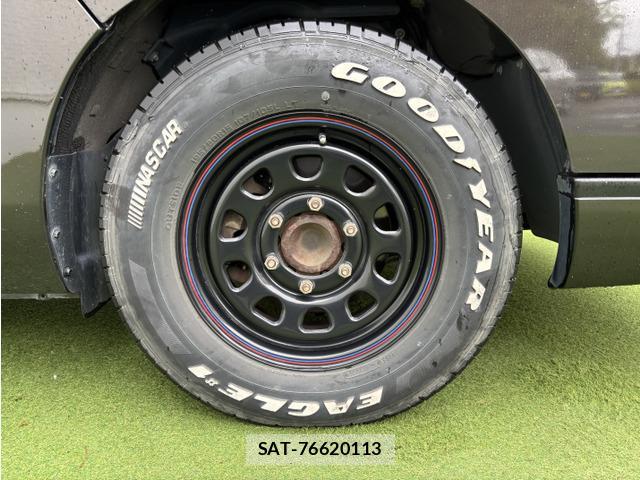 Nissan NV350 Caravan 2012-10 8011761-9