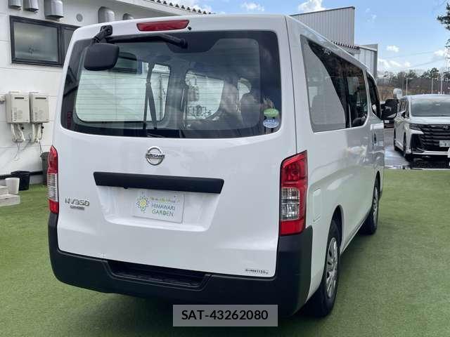 Nissan NV350 Caravan 2016-11 8011763-1